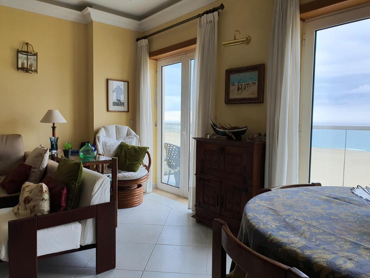 Nazare Apartamento Em Frente Ao Mar Екстериор снимка