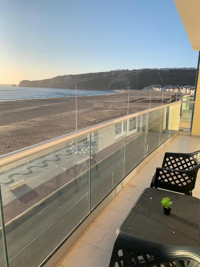 Nazare Apartamento Em Frente Ao Mar Екстериор снимка