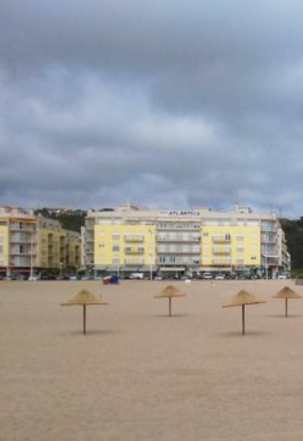 Nazare Apartamento Em Frente Ao Mar Екстериор снимка